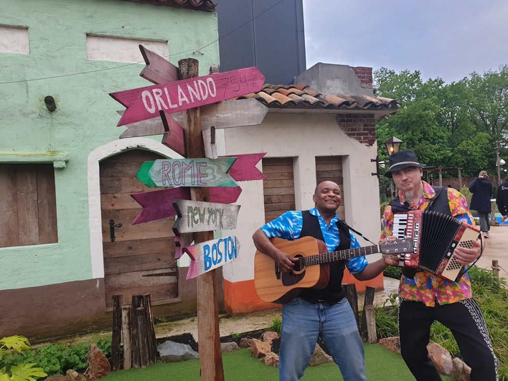 Cubaanse muziek - Solo latin piano en gitaar speler